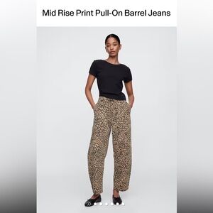 GAP Mid Rise Leopard Print Pull-On Barrel Jeans